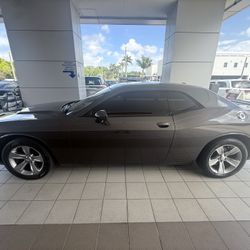 2015 Dodge Challenger SXT – New Engine & Trans – Warranty