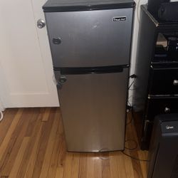 Magic Chef  Fridge 