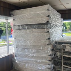 Queen box spring $119