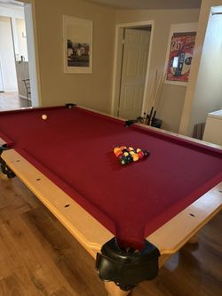 Connelly Billiards 8 Ft Table