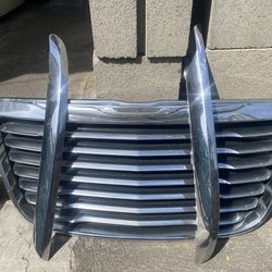 Chrysler 300 grill