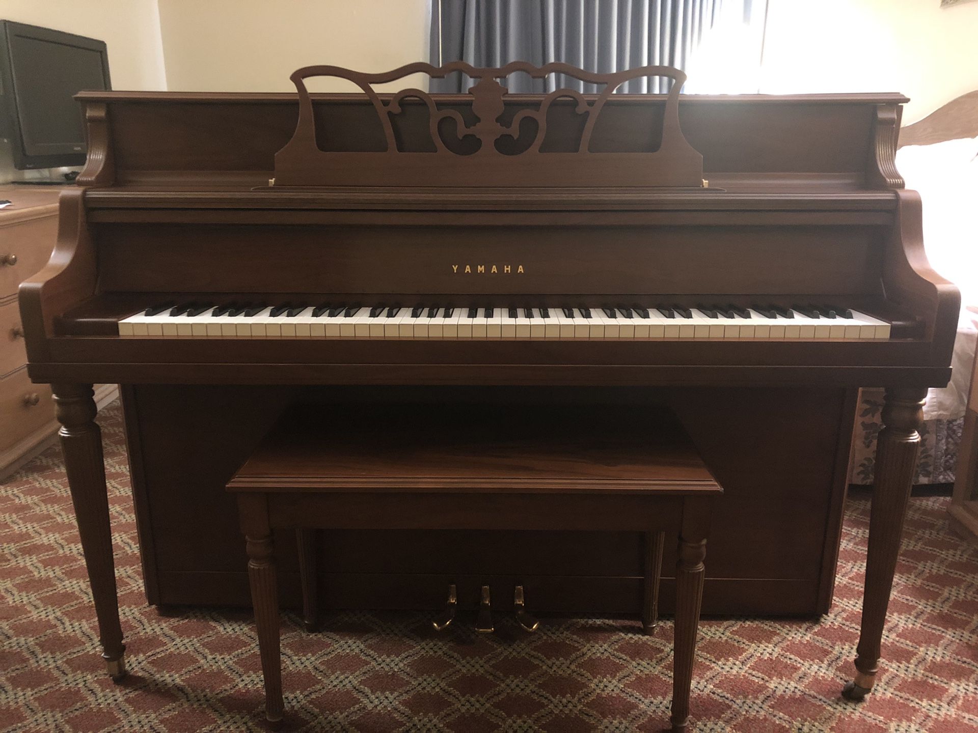 Yamaha Consul piano