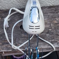 Hamilton Beach Hand Mixer
