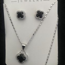 Clover Necklace Earrings Set 