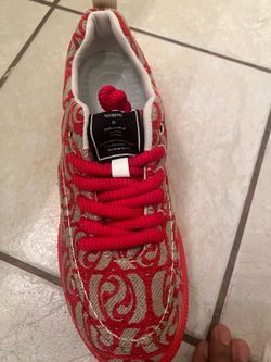 Red Shoes or Sneakers