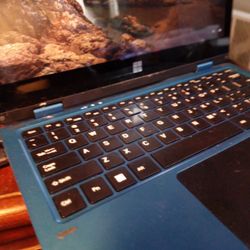 Gateway 2in 1 Touchscreen 10.1 Inch Screen 