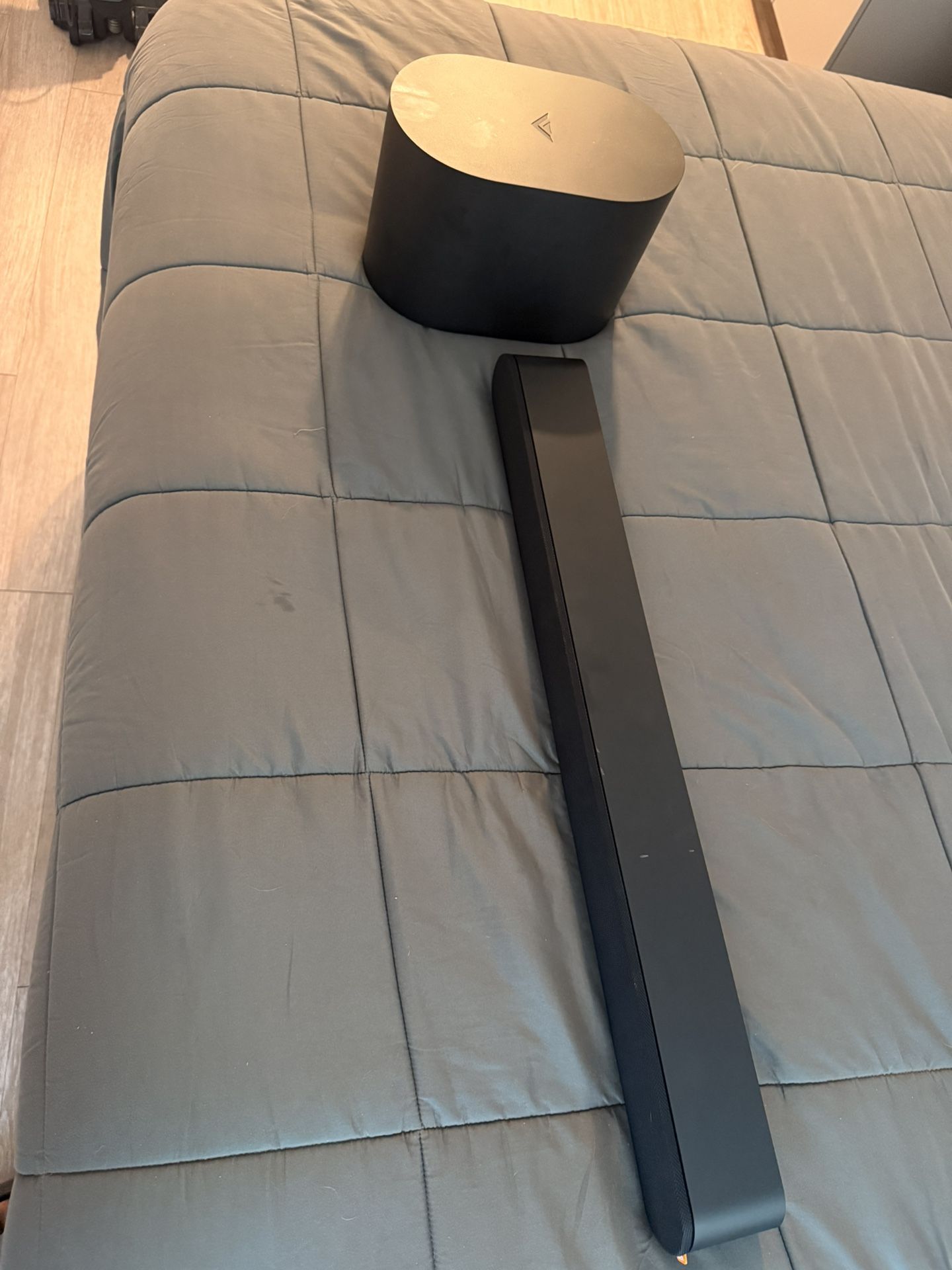Vizio soundbar and subwoofer