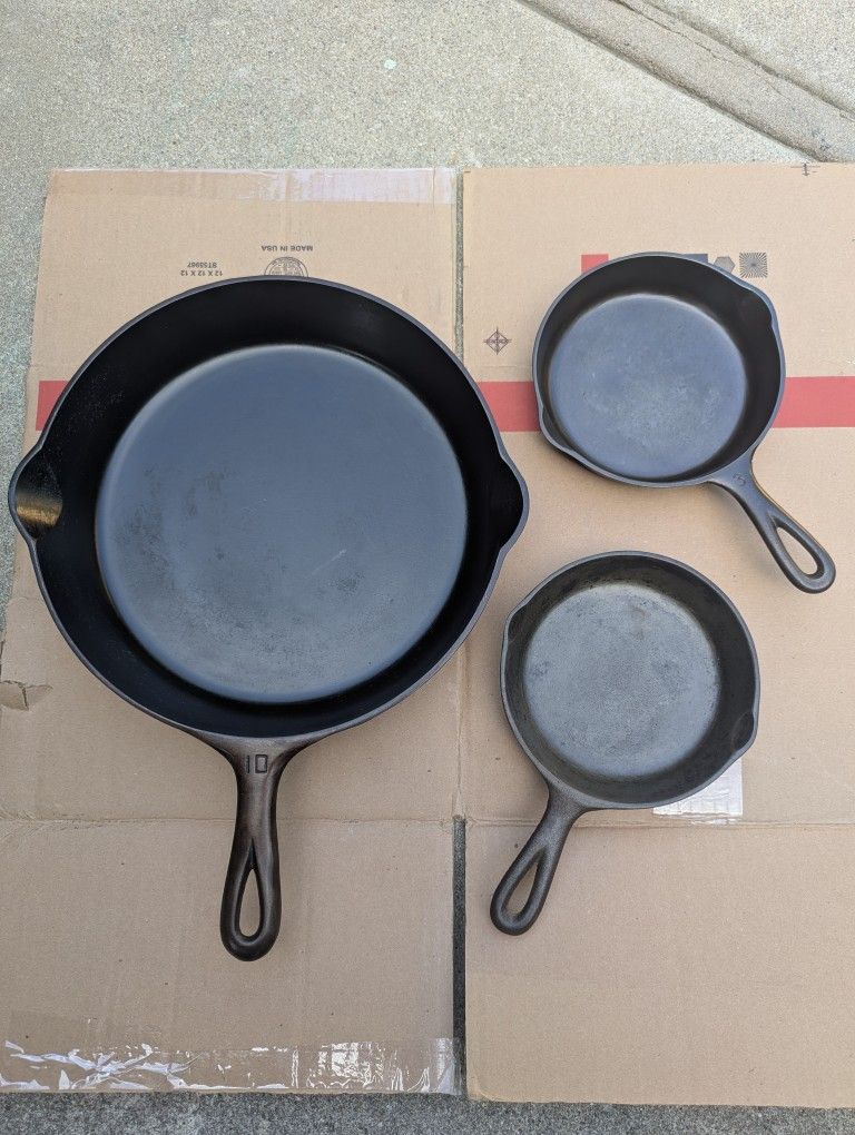 Cast iron skillets Griswold Lodge Wagner
