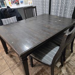 Black dinning table 