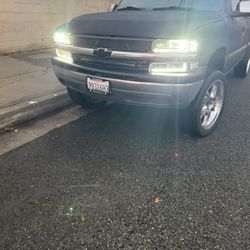 2000 Chevy Silverado 1500. I Believe It’s A 4.7 Or 4.8 Engine.