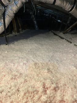 Blow In Attic & Insulation/Soplada En El Ático Y Insulation