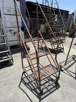 Rolling Warehouse Trailer Platform Ladder
