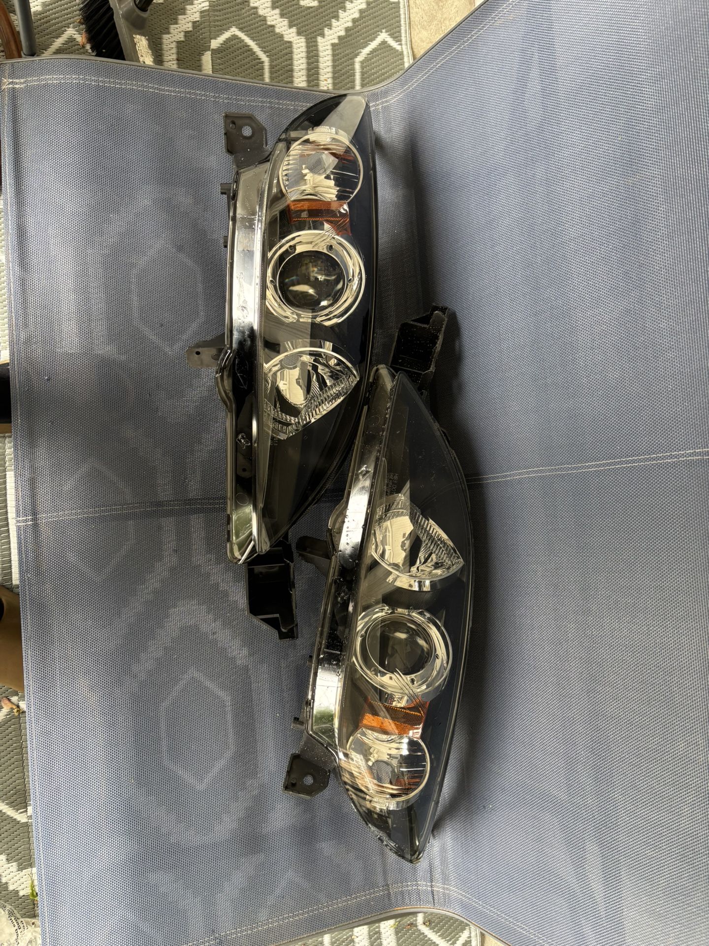 2008 Mazda 3 Headlights