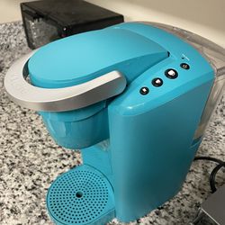 Keurig K-Compact Coffee Maker, Single Serve K-Cup Pod Coffee Brewer,  Turquoise for Sale in Norfolk, VA - OfferUp