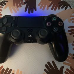 Used PlayStation 4 Controller (Black)