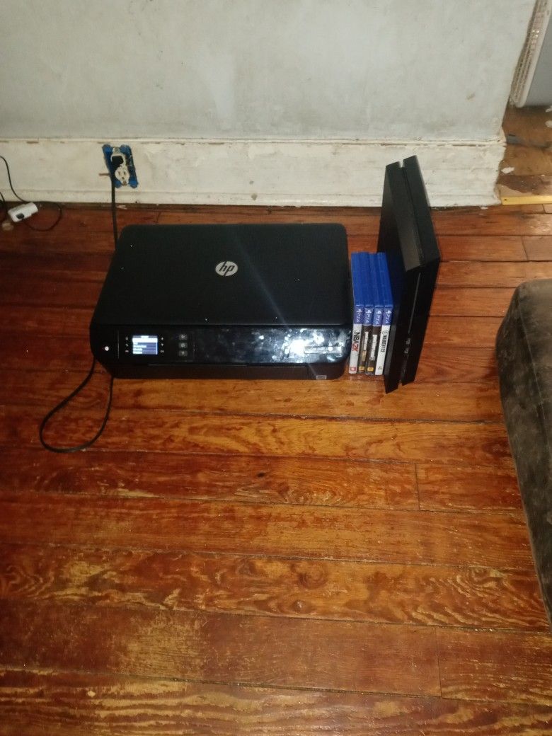 Hp Envy 4500 Printer Scan Copy Photo and Ps4 Game 1 Stick 4 Games