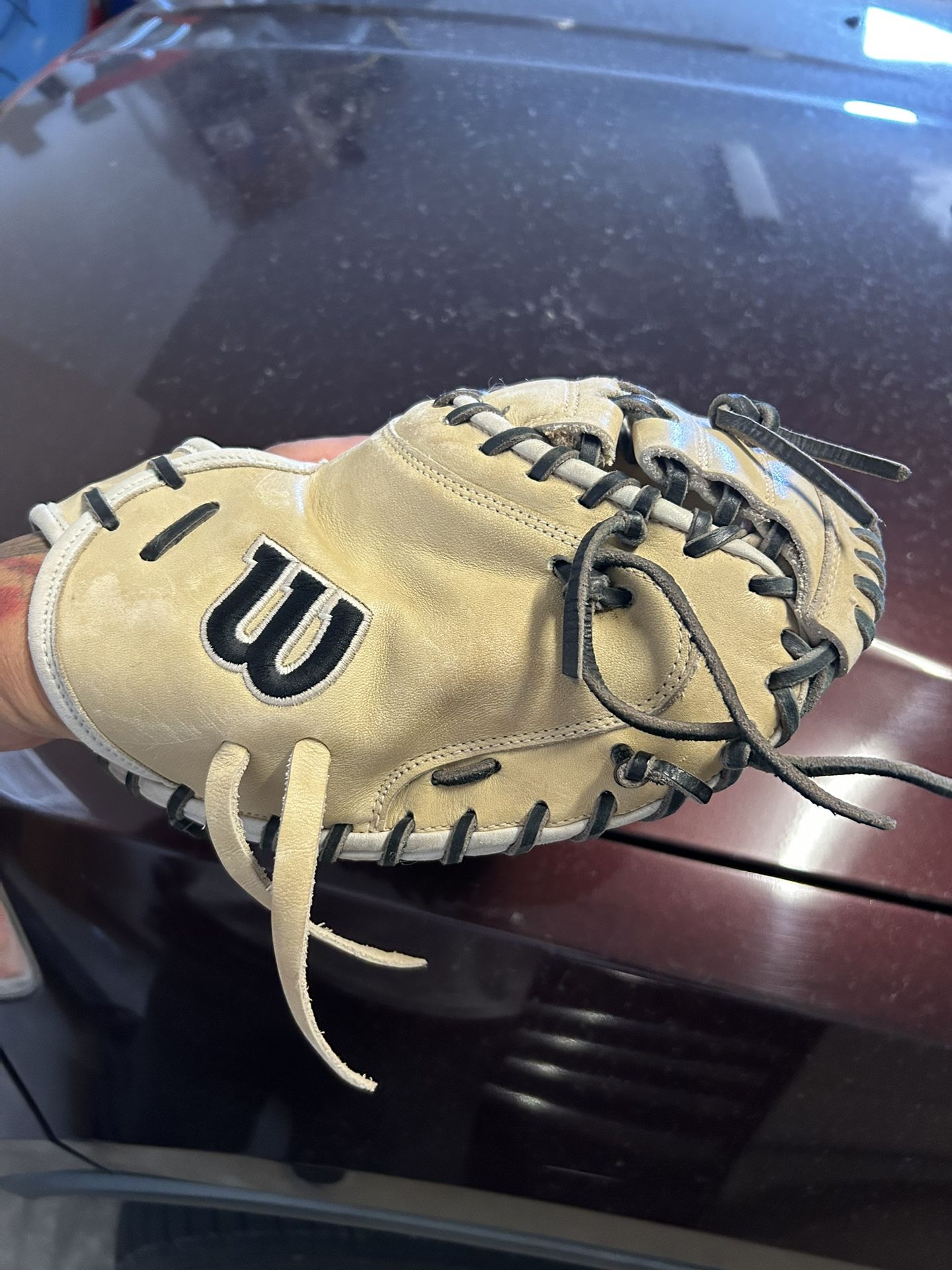 A2000 Catchers Glove In Great Condition. $160