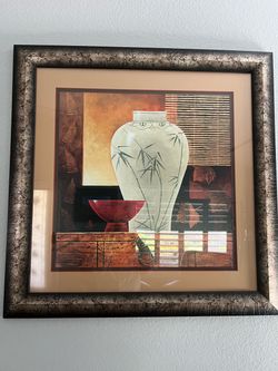 Oriental vase print in gold/black frame
