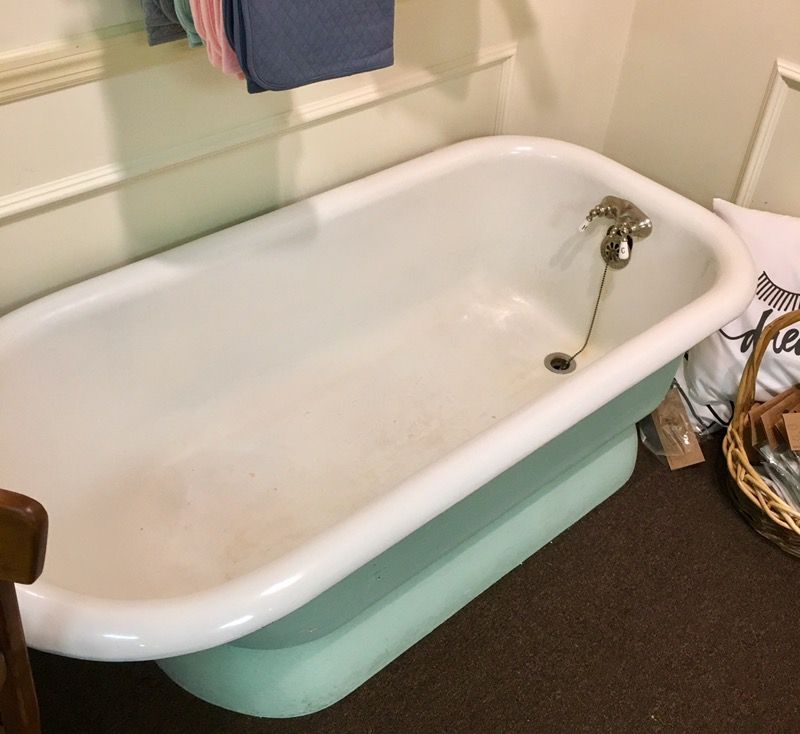 Antique Cast Iron Two Piece Bathtub