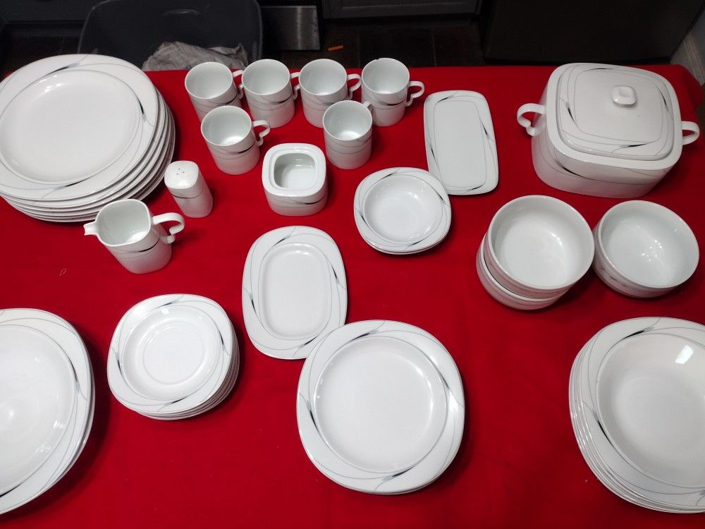 Retired Mikasa Fine China For 6