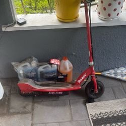 E100 Razor Scooter Electric 