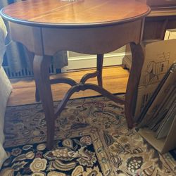 Round Maple End Table