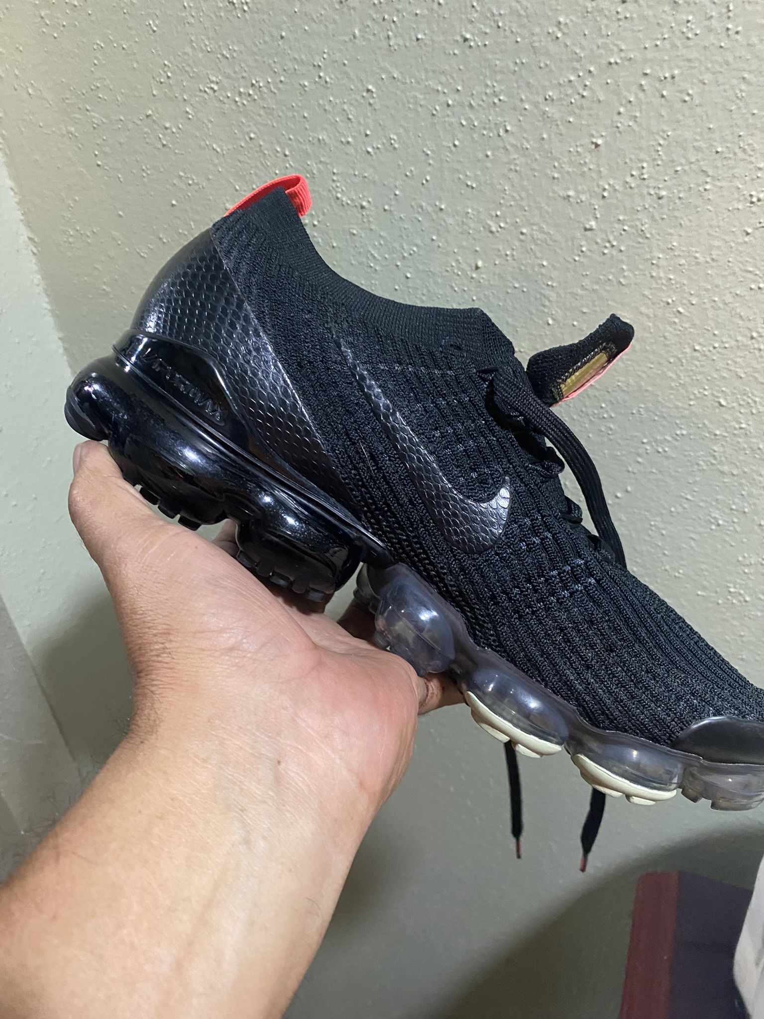 Super Rare” Nike Air VaporMax Flyknit 3 Black Snakeskin, like new”