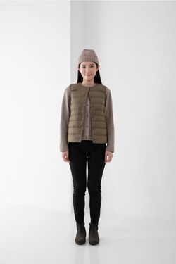 MUJI Collarless Down Vest Packable Lightweight Anti-Static Women Grayish Brown