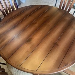 Kitchen Table In Great Condition! 