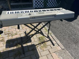 Yamaha Grand Piano Keyboard YGP-235