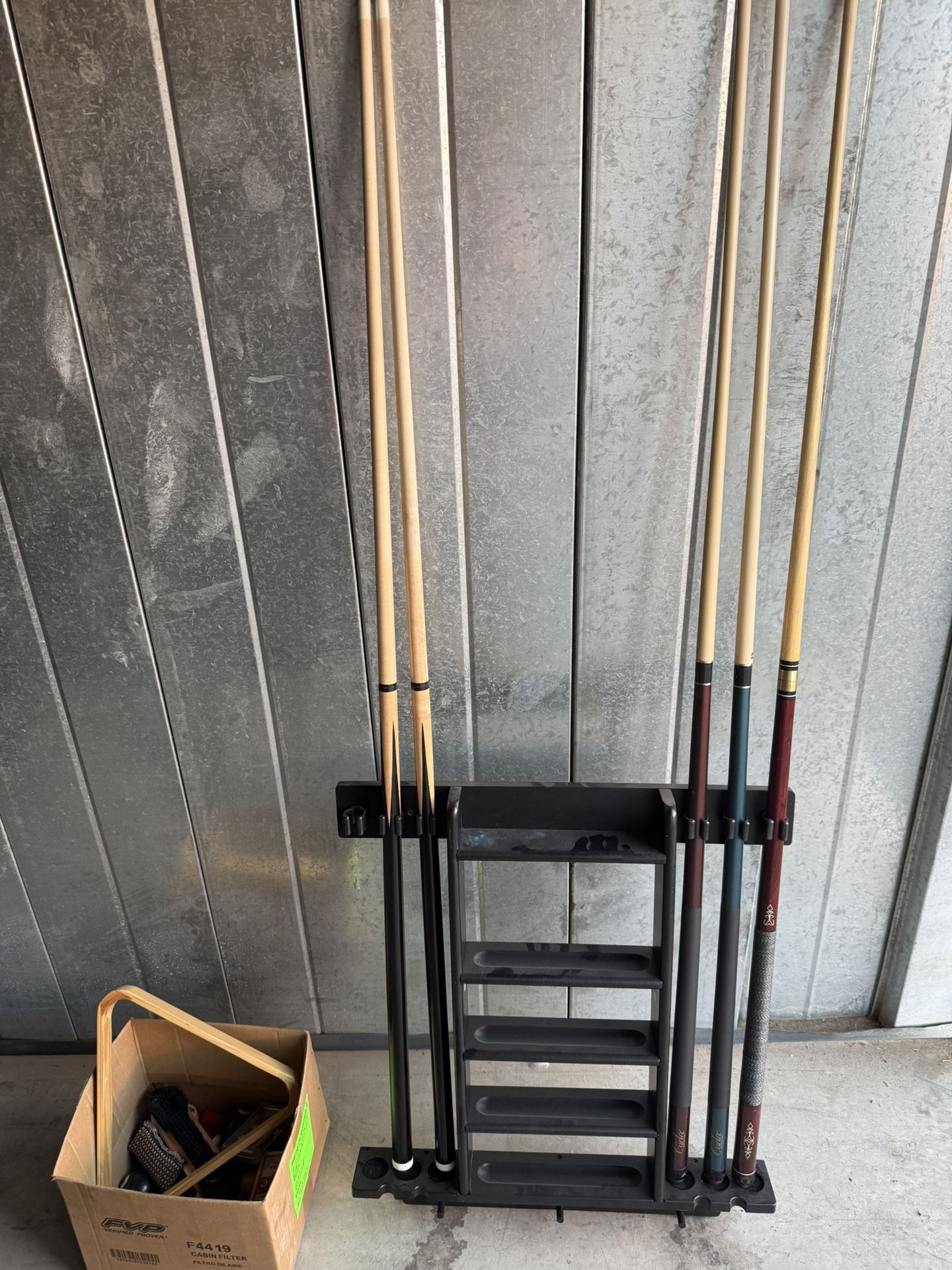 Mesa De Billar Muy Limpia Y Accesorios 