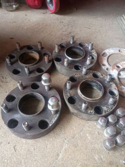 Wheel spacers for a ram 5 lug