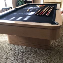 Pool Table 8ft ( Free Delivery & Set Up & New Color Felt Of Your Choice