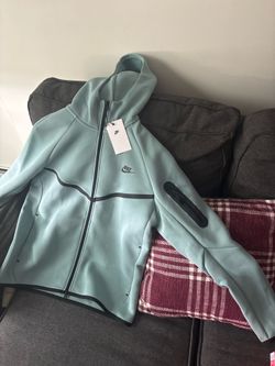 Nike Tech - Size M
