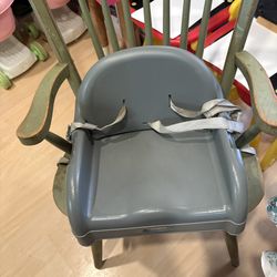 2 Matching Graco Blossom Eating Booster Seats 