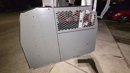 van Bulkhead/Divider