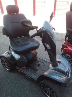 FOR SALE: Drive Medical Cobra GT4 Heavy-Duty 4-Wheel Mobility Scooter – $1,000