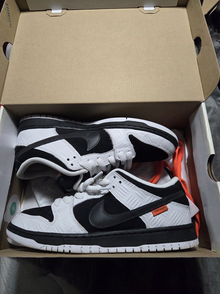 Nike SB Tightbooth Lightly Used