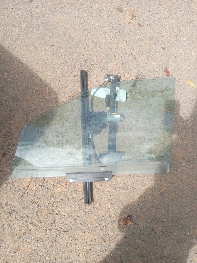 Driver Window Jeep Grand Cherokee 02
