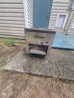 Commercial natural gas range