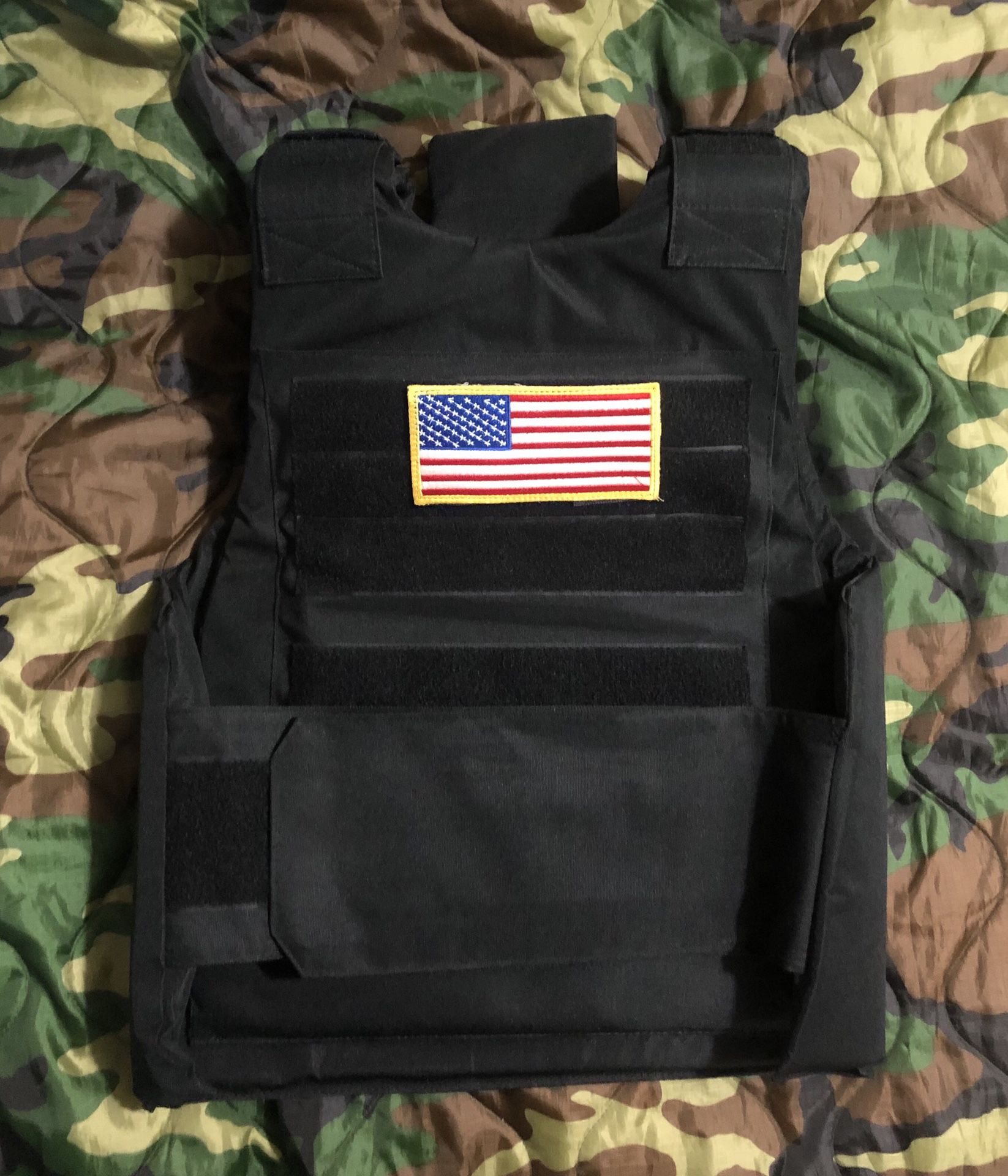 Plate carrier vest (Delta Force style)
