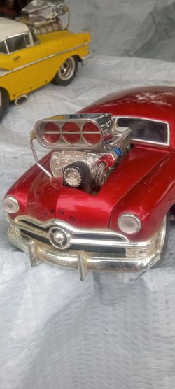 1:18  MUSCLE MACHINES FORD WOODY