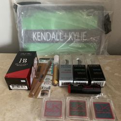 Kendall + Kylie Makeup Bag with Makeup Bundle