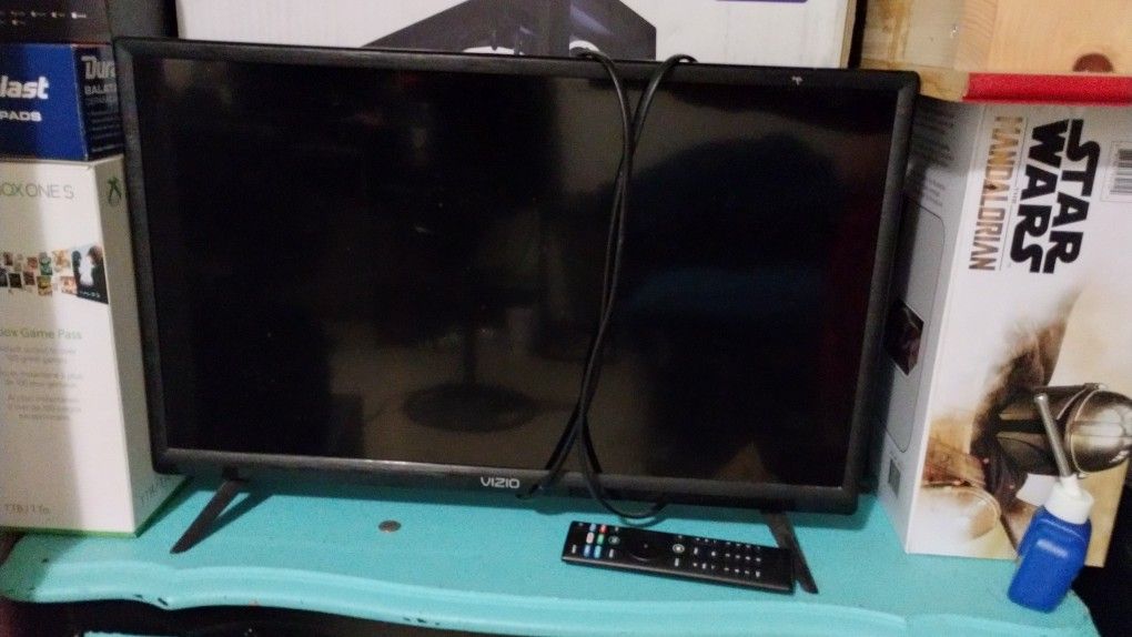 Vizio Smart TV 27"