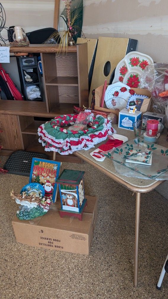 Wide Variety Of Christmas Decorations! All Mint Condition?