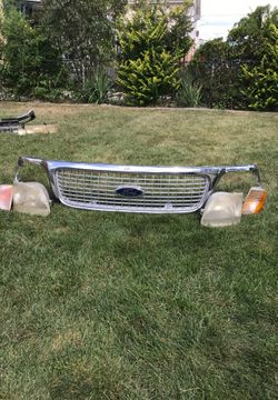1999 Ford Expedition Grill and Headlights