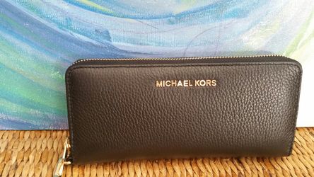 Trade New Michael Kors Wallet for Iphone 7 Plus or 8 Plus