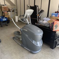 Octane Fitness Elliptical Machine