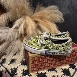 Vans Patterned Low Tops, Size 7W