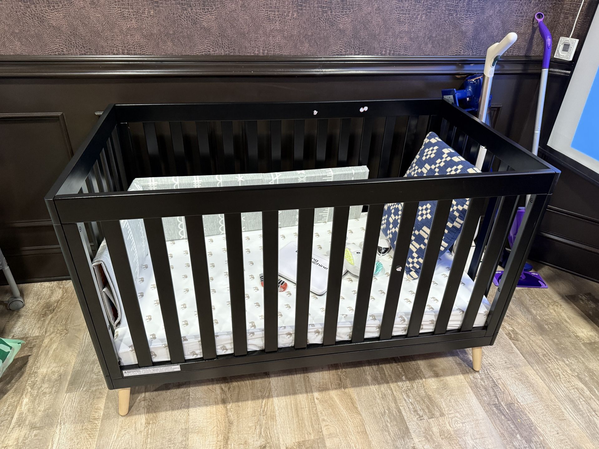 Baby crib